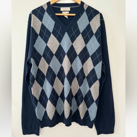 Banana Republic Other - EUC Men’s Banana Republic Silk Cashmere Argyle Sweater Size Large Blue V Neck